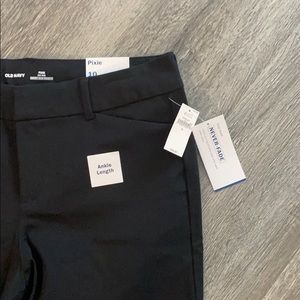 Old Navy Pixie Ankle Mid-Rise Black Pants